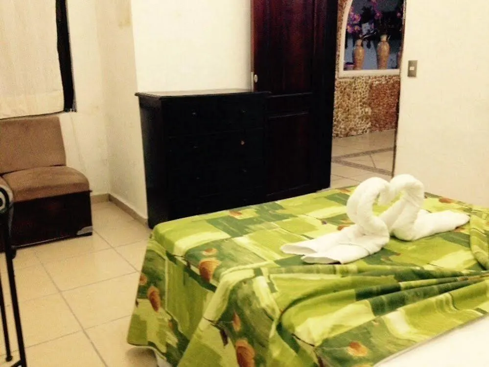 Hostal Charlys Tulum